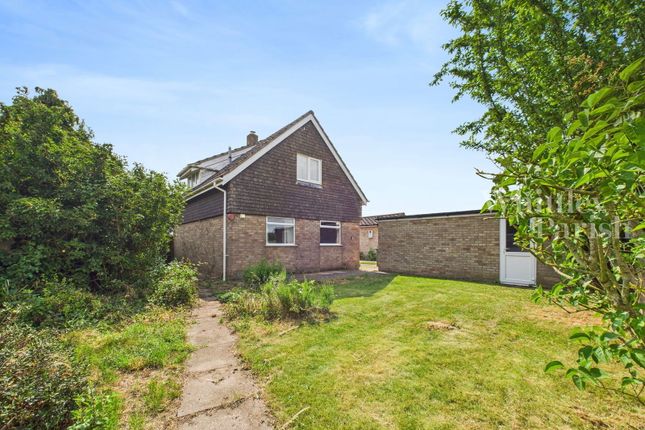 St. Marys Road, Long Stratton... 3 bed chalet for sale