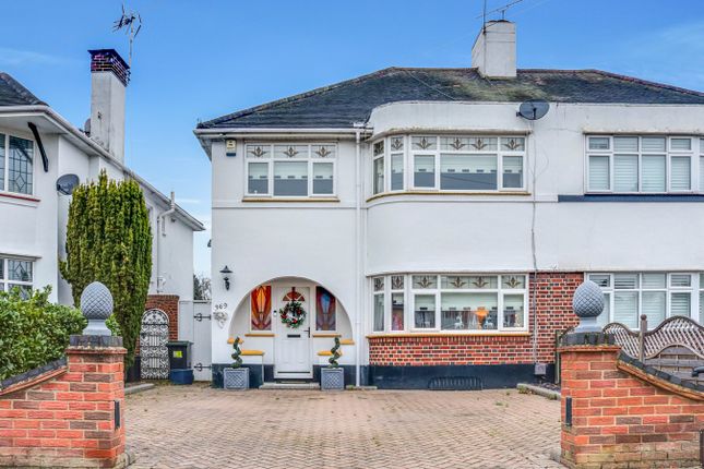 Woodgrange Drive, Thorpe Bay SS1 3 bed semi
