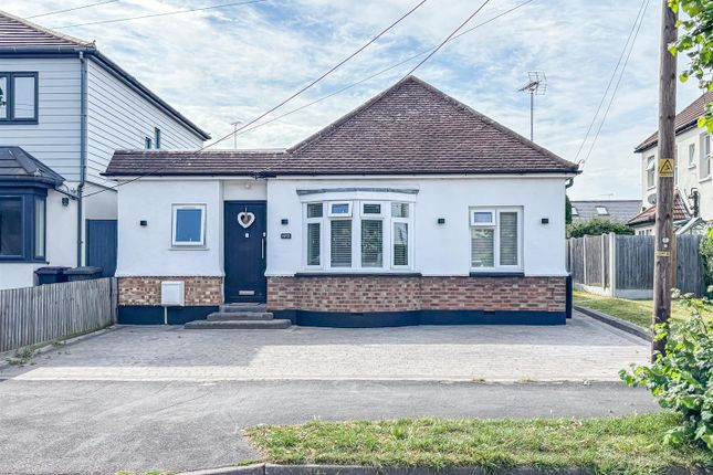 The Chase, Rayleigh SS6 2 bed detached bungalow for sale