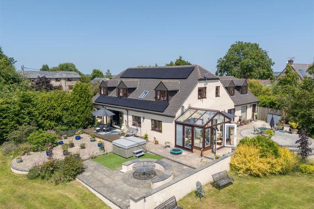 5 bedroom country house for sale