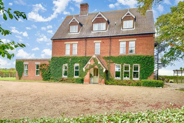 8 bed detached house