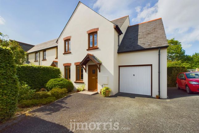 4 bedroom end of terrace house for sale
