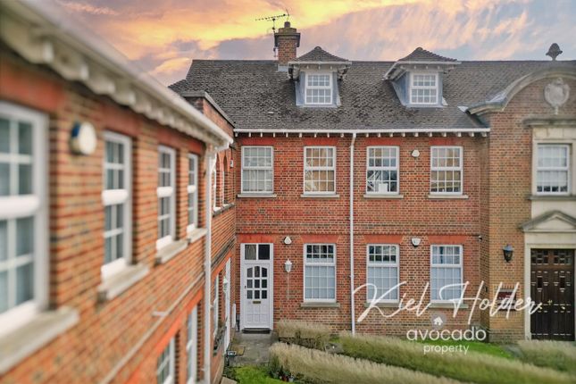 2 bedroom mews property for sale
