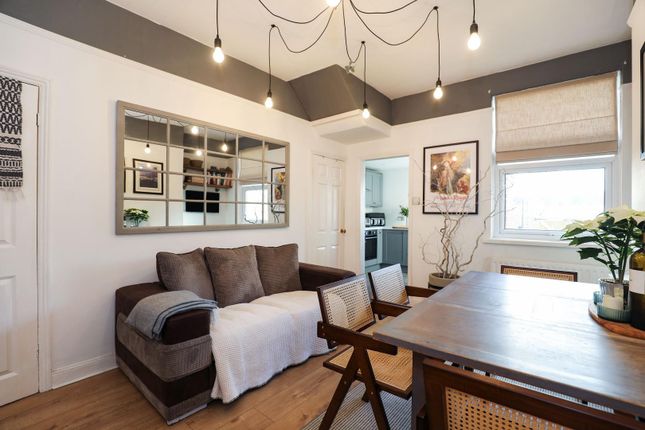 The Avenue, Harrogate, HG1 4QG 2 bed terraced house for sale