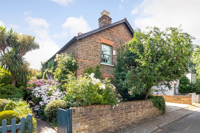 2 bedroom cottage for sale