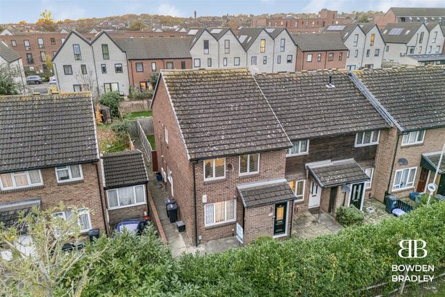 Laing Close, Hainault 1 bed maisonette for sale