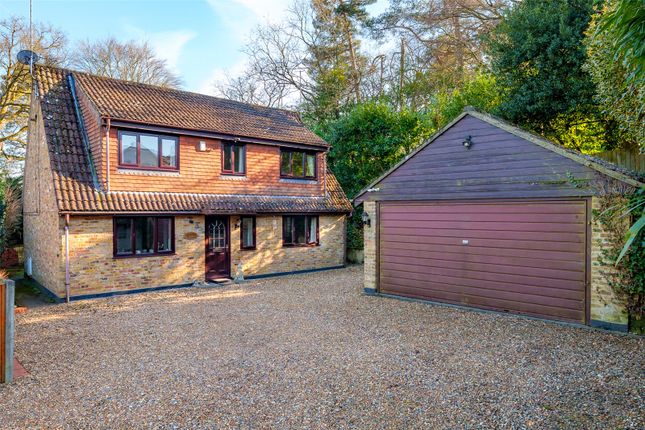 Mickle Hill, Berkshire GU47 4 bed detached house for sale