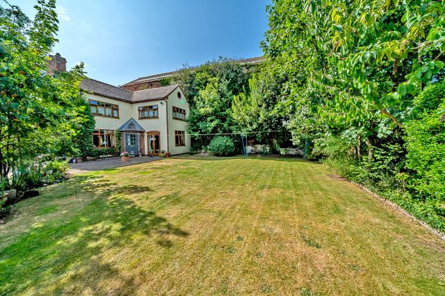 Mill Lane, Rugeley 3 bed detached house for sale