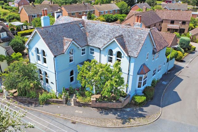 4 bedroom semi-detached house for sale