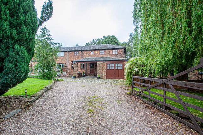 Moss Lane, Warrington WA4 3 bed barn conversion for sale