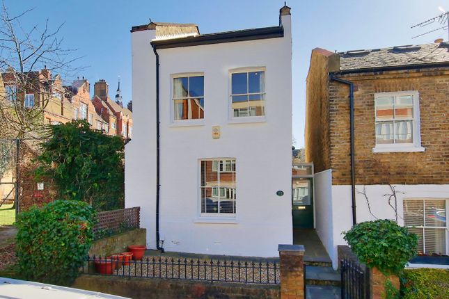 3 bed detached house