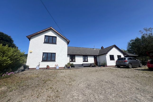 Talgarreg, Llandysul, SA44 5 bed property with land for sale