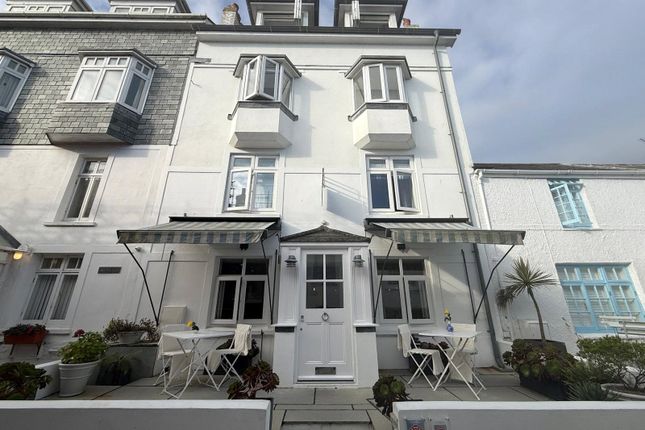 6 bedroom terraced house for sale