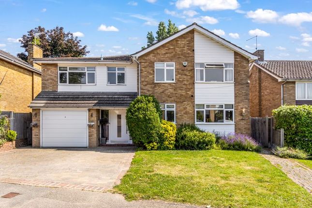 High Ridge, Cuffley EN6 6 bed detached house for sale