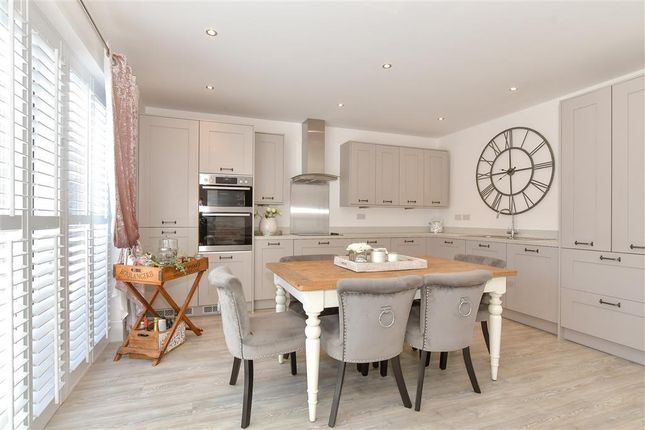 3 bed detached house