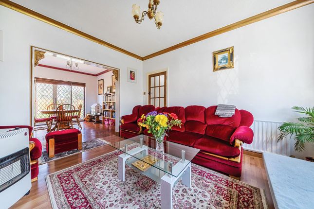 Briar Gardens, Hayes, Bromley, BR2 3 bed semi