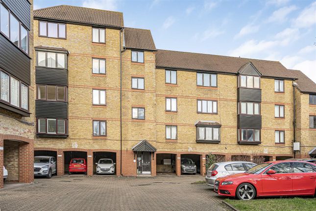 Lind Road, Sutton 1 bed apartment for sale