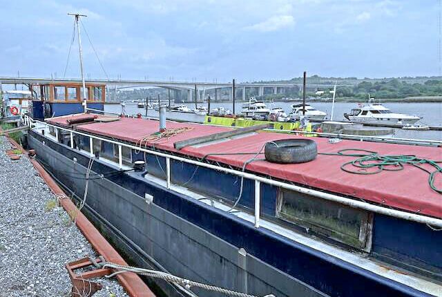 Station Road, Cuxton ME2 1 bed houseboat for sale