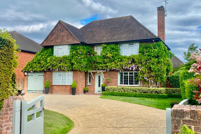 36 Green Lane, Burnham SL1 4 bed detached house for sale