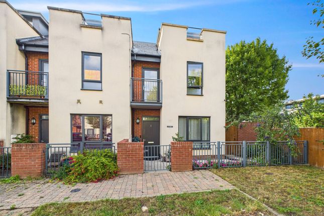 St. Pauls Walk, Cheltenham... 3 bed end of terrace house for sale