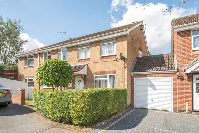 Grafton Close, Wellingborough NN8 2 bed semi
