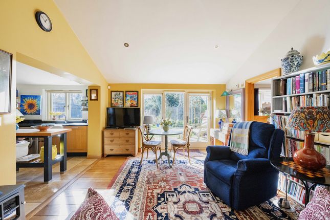 2 bedroom semi-detached bungalow for sale