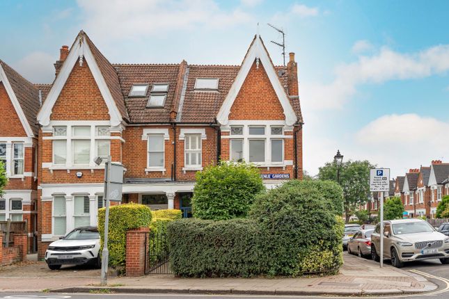 St. Margarets Road, St. Margarets 5 bed semi