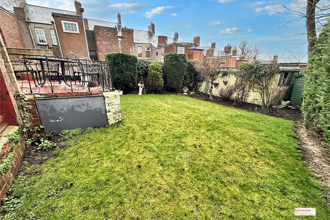 Hillside Place, Low Fell, Gateshead, NE9 3 bed semi