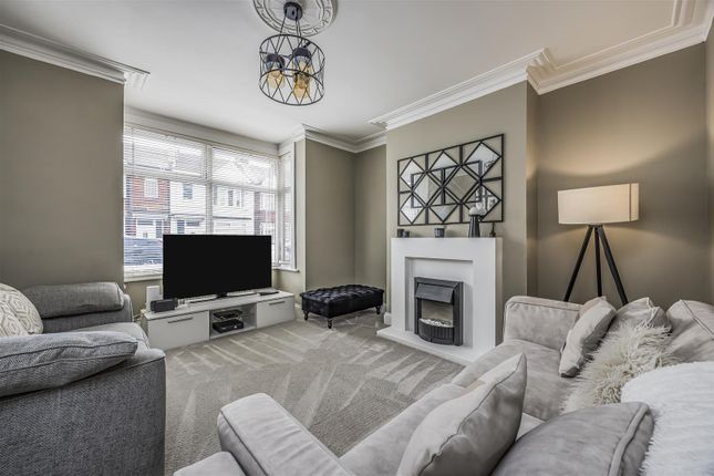 Hewett Road, Portsmouth PO2 4 bed terraced house for sale