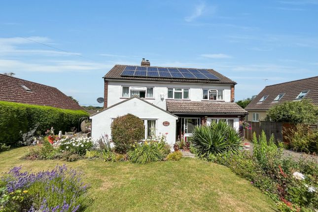 9 Common Road, Malmesbury, SN16 3 bed detached house for sale