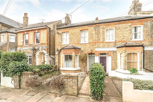 Bolingbroke Grove, London SW11 2 bed flat for sale