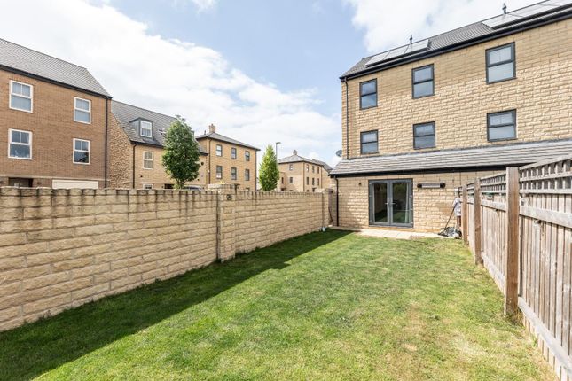 4 bedroom semi-detached house for sale