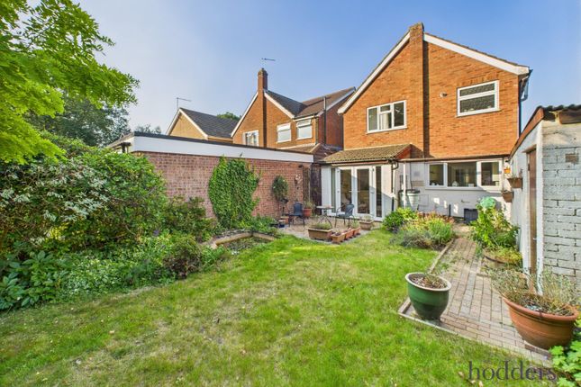Cobs Way, New Haw, Surrey, KT15 3 bed detached house for sale
