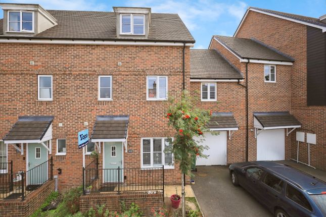 5 bedroom semi-detached house for sale