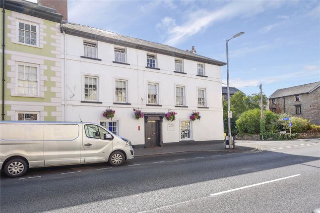 10 bedroom end of terrace house for sale