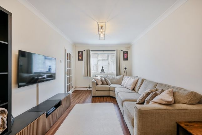 Fullers Avenue, Surbiton KT6 4 bed semi