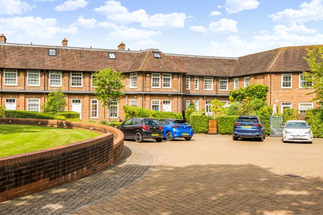The Park, Surrey SM5 4 bed terraced house for sale