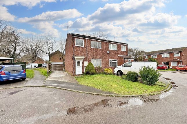 Curtis Avenue, Abingdon OX14 3 bed semi