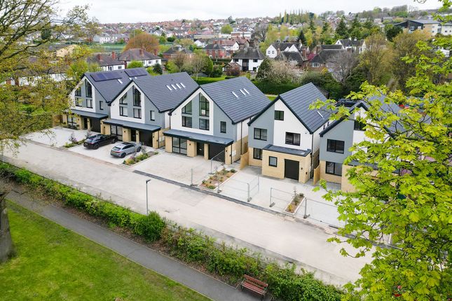 Park Lane, Dronfield S18 5 bed detached house for sale