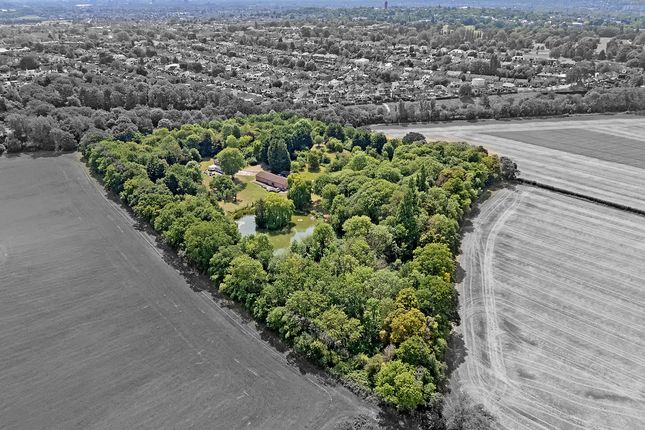 Chigwell IG7 6 bed detached house for sale