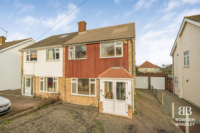 Wannock Gardens, Hainault 3 bed house for sale