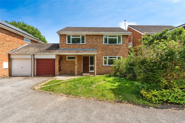4 bedroom link detached house for sale