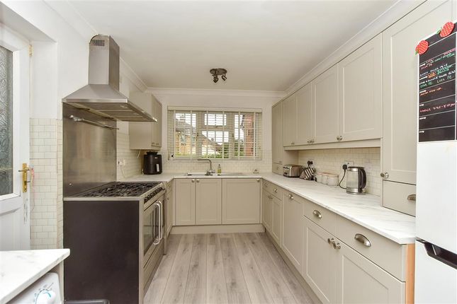 Gaze Hill Avenue, Sittingbourne, Kent 4 bed detached house for sale