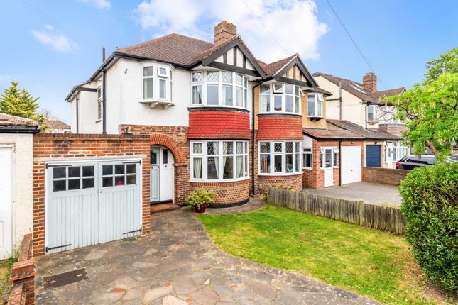 Dundela Gardens, Worcester Park 3 bed semi