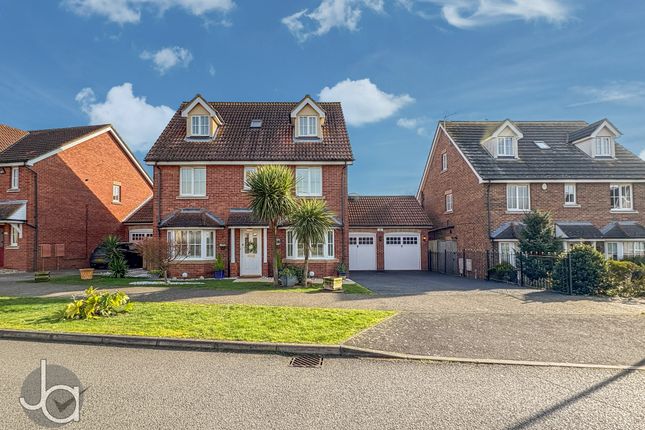 Gravel Hill Way, Harwich CO12 5 bed detached house for sale