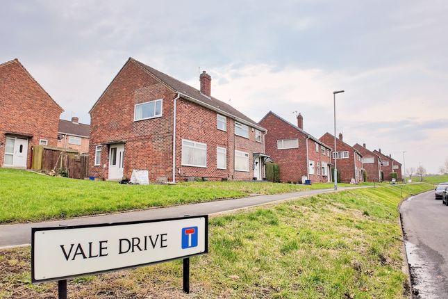 Vale Drive, Thornaby TS17 3 bed semi