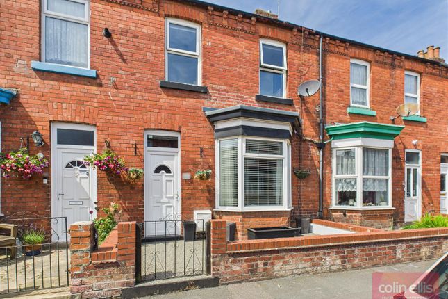 Milton Avenue, Scarborough 2 bed terraced house for sale