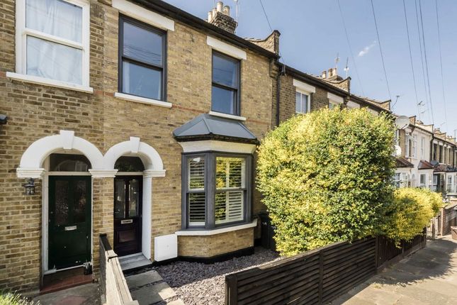 Stanley Road, London N11 2 bed house for sale