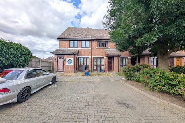 Padbury Close, Feltham, TW14 2 bed terraced house for sale