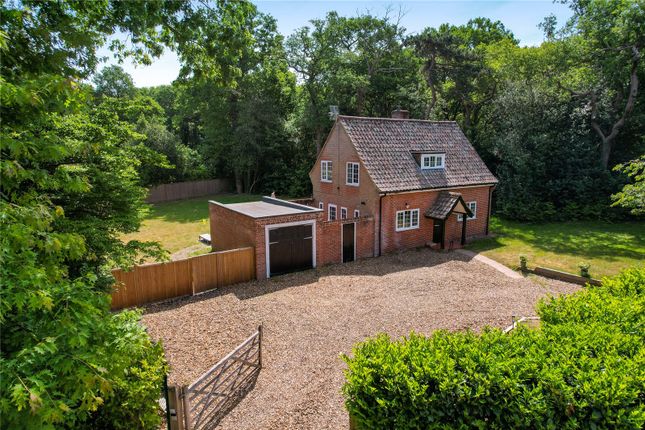 Eriswell Road, Burwood Park... 3 bed detached house for sale